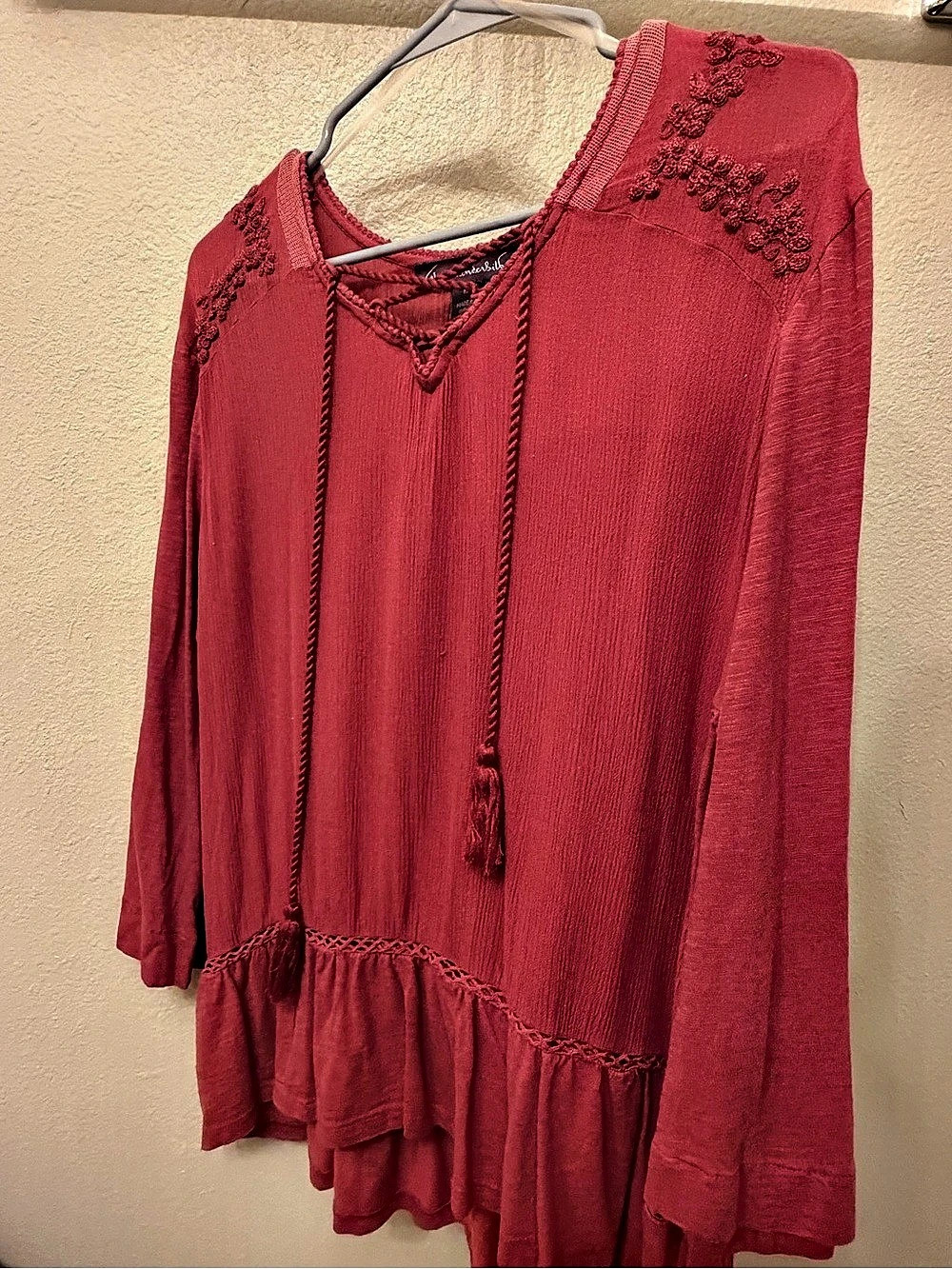 Gloria Vanderbilt Ruffled Tunic in Red Size Medium Like New